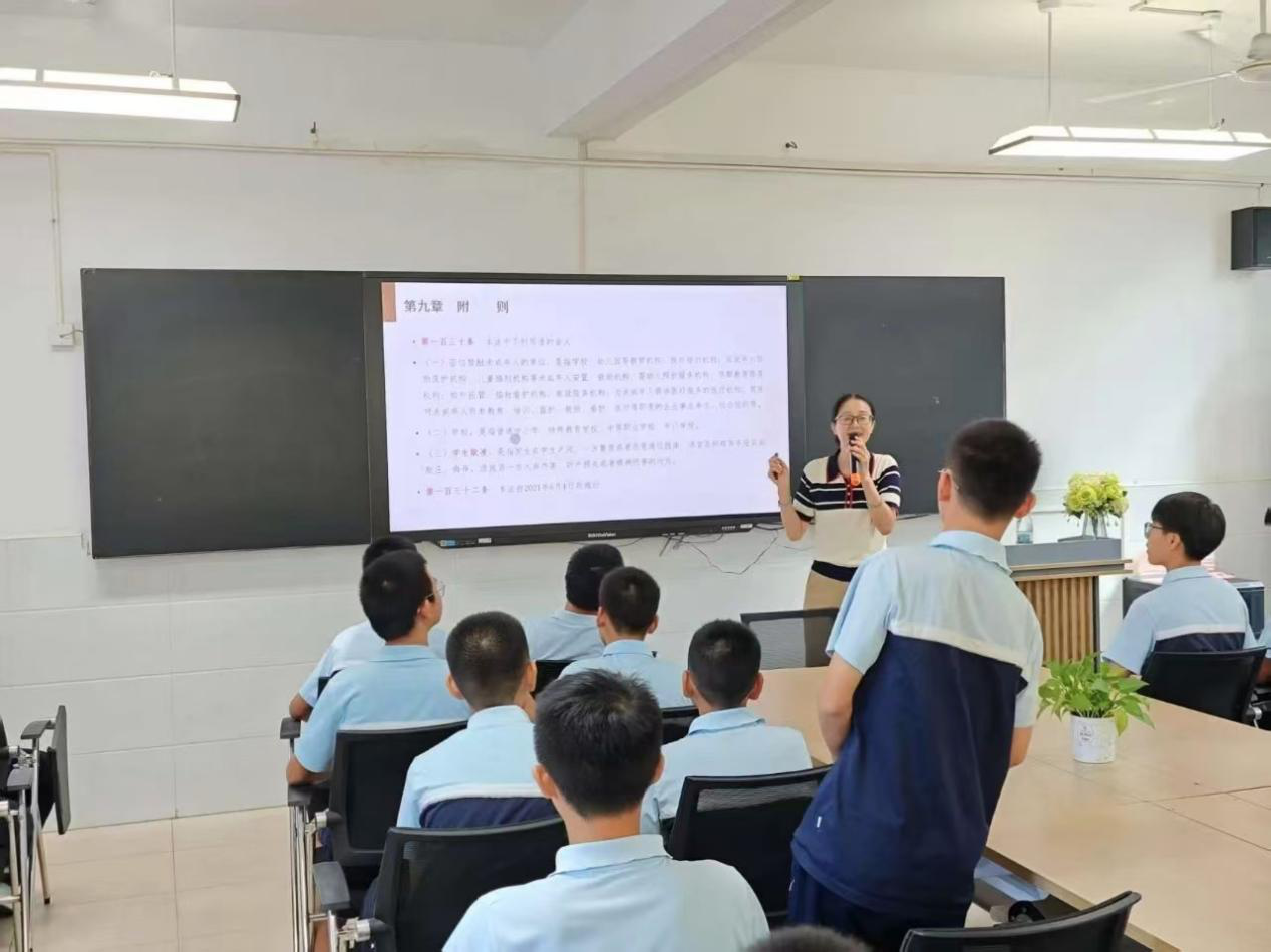 湖里区司法局殿前司法所开展普法进校园活动图片1.png